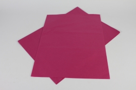 A570QX Ream of 240 fuchsia tissue paper sheets 50x75cm