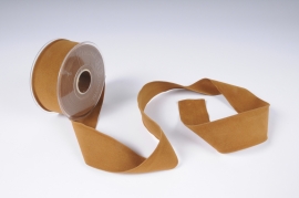 A868UN Caramel velvet ribbon 40mm x 7m