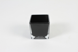 B245IH Glass cube vase black 6x6x6cm