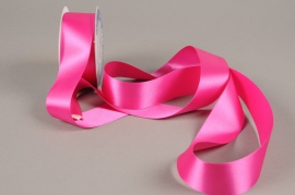 A044UN Fuchsia satin ribbon 40mm x 25m