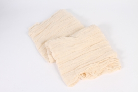 UN-000668 Ivory pleated fabric 90cm x 3m