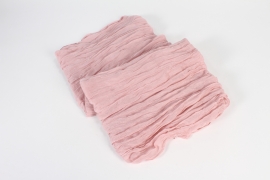 UN-000669 Pink pleated fabric 90cm x 3m