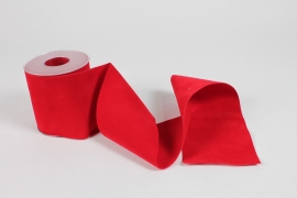 UN-000701 Red velvet ribbon 100mm x 7m