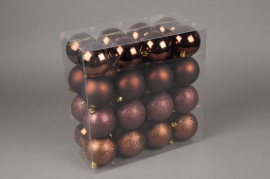 X070ZY Boîte de 32 boules en plastique chocolat D8cm